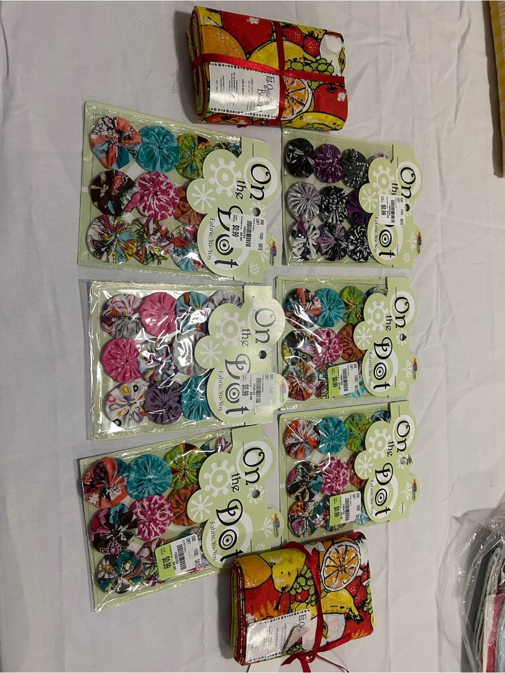 Craft Lot: 6 Fabric Yo-Yos & 2 Fat Quarters